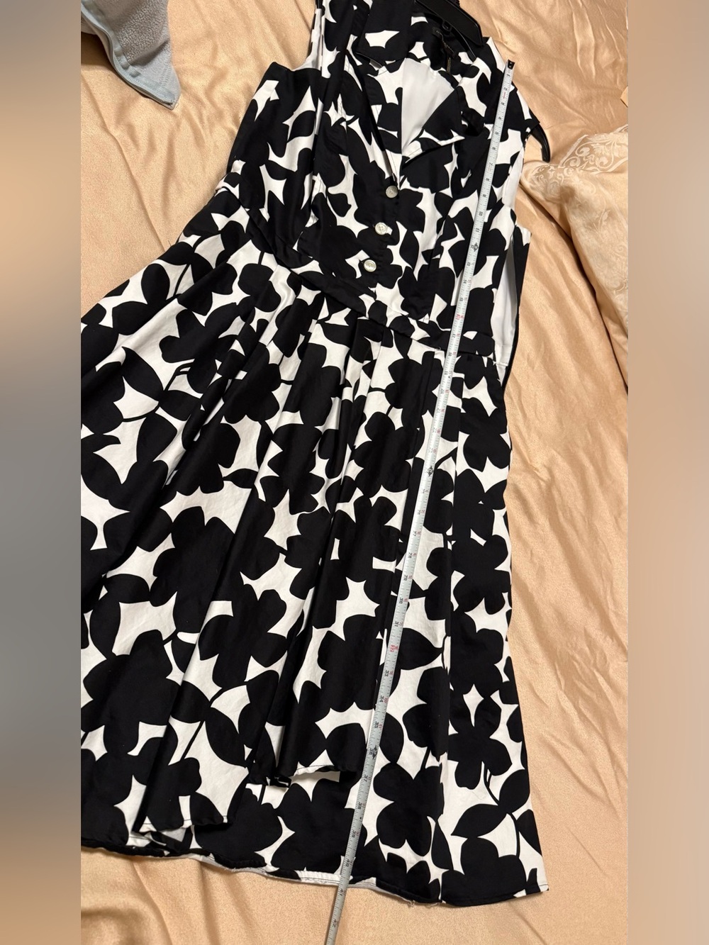 Donna Karan Black and White Sleeveless Floral Fit-and-Flare Dress size 12 - Picture 9 of 9